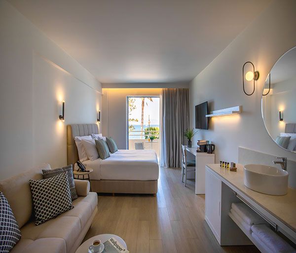 DELUXE ROOM WITH SEA VIEW