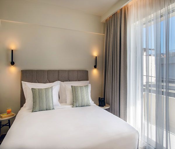 FAMILY ROOM OPEN PLAN